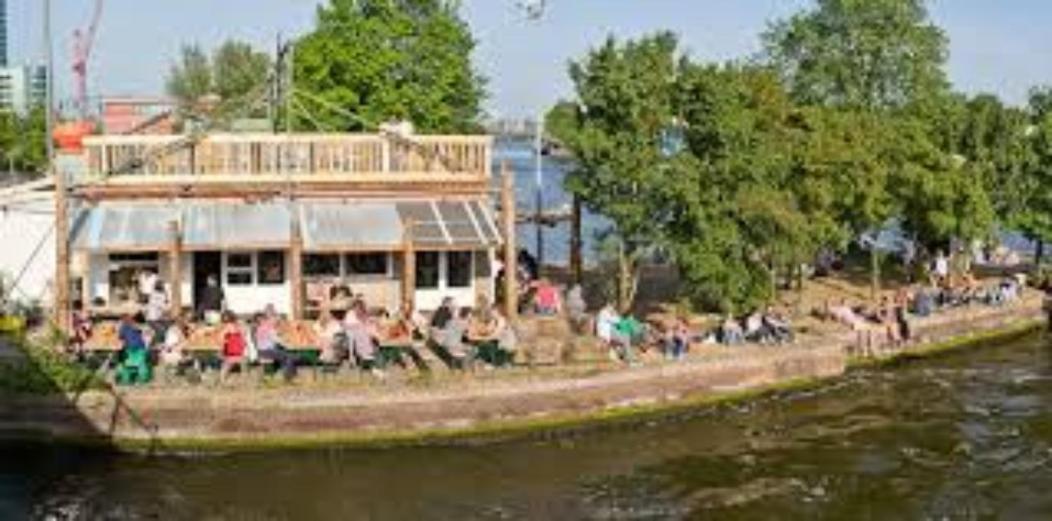 Private Guesthouse Bnb The Waterhouse Houseboat Amesterdão Exterior foto