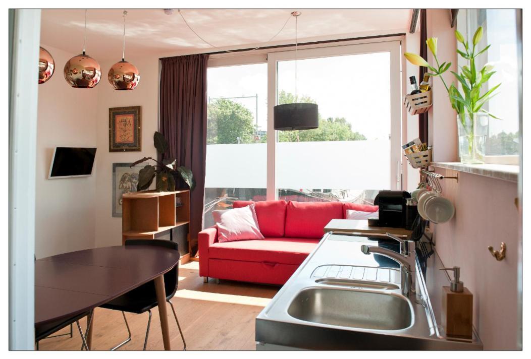 Private Guesthouse Bnb The Waterhouse Houseboat Amesterdão Exterior foto